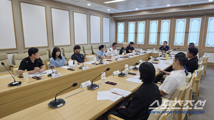 The pride of K-Sports, the strongest ever ultra-luxury line-up track and field legend Kim Kook-young, chairman of the athletes' committee X fencing legend Choi In-jeong, vice chairman of the women's livestock legend Ji So-yeon, surprise appointment of athletes' committee (Official)