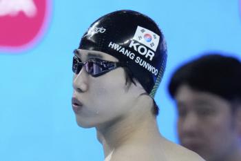 What a waste! Hwang Sun-woo in the 0.18th second, fourth in the 200m freestyle, and four consecutive podiums failed 