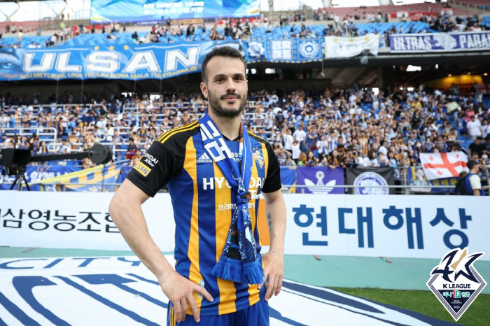 Crack, who chewed on the K League, has a high season of explosive career in his second heyday under coach Choi Kang-hee