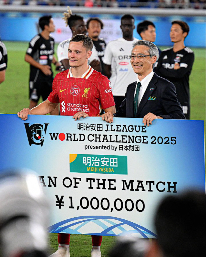 Endo's team Liverpool's popularity has also been reversed, a new record for the largest number of spectators (67,032 people) hosted by the J League...Birtz Debut Goals to Beat Yokohama 31