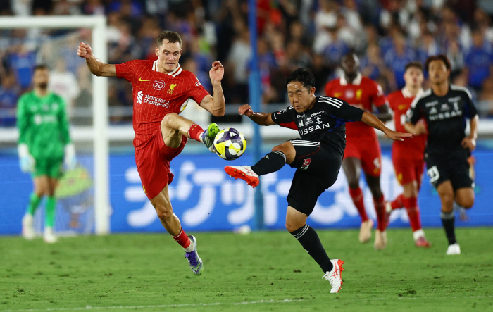 Endo's team Liverpool's popularity has also been reversed, a new record for the largest number of spectators (67,032 people) hosted by the J League...Birtz Debut Goals to Beat Yokohama 31
