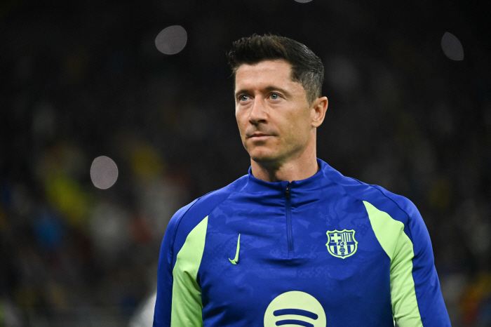 GOOD BYE Lewandowski → 4-year contract Saudi oil money aims...I won't stop you from moving to Barcelona