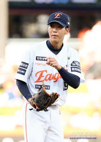 Hwang Jun Seo's lackluster performance? I'm worried about all 5 starters...2G consecutive poor performance, but three times! There's another chance