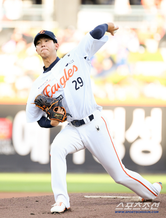 Hwang Jun Seo's lackluster performance? I'm worried about all 5 starters...2G consecutive poor performance, but three times! There's another chance