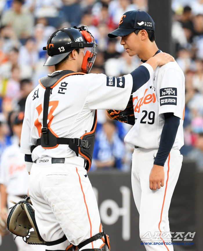 Hwang Jun Seo's lackluster performance? I'm worried about all 5 starters...2G consecutive poor performance, but three times! There's another chance