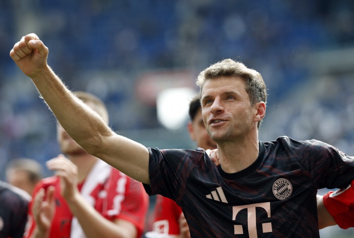 I steamed it first! I'm going to gulp down 550 million at this declaration...Tomas Müller Recruited Vancouver What's this system that made me cry?