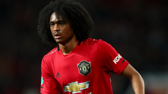 I want to play at the World Cup wearing a Chinese uniform Manchester United's top prospect frustrated, no contact, eventually decided to go to Curaçao