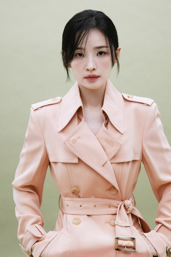 Jeon Mi-do and Song Eun-yi are holding hands and starting anew..  New profile picture with relaxed eyes