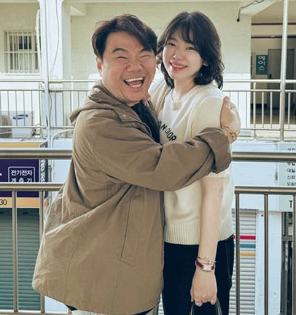Jung Jong-cheol's wife succeeded in losing 20kg. She lost too much weight..I went up to 90kg after giving birth
