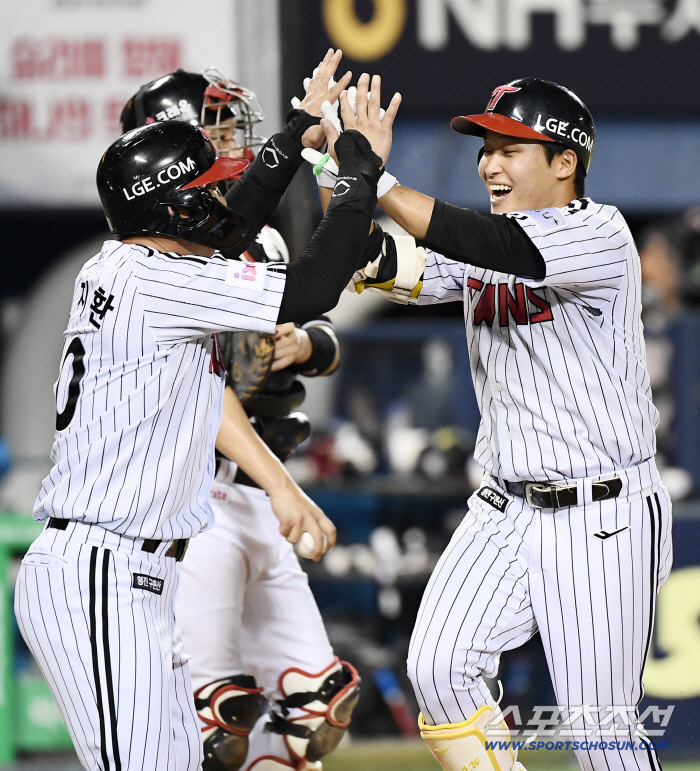 Lake Rain → Wedge Two Run Four LG 19-year-old Youngest Accident! ...Hanwha's fierce chase, Son Joo-young won 9 times. 