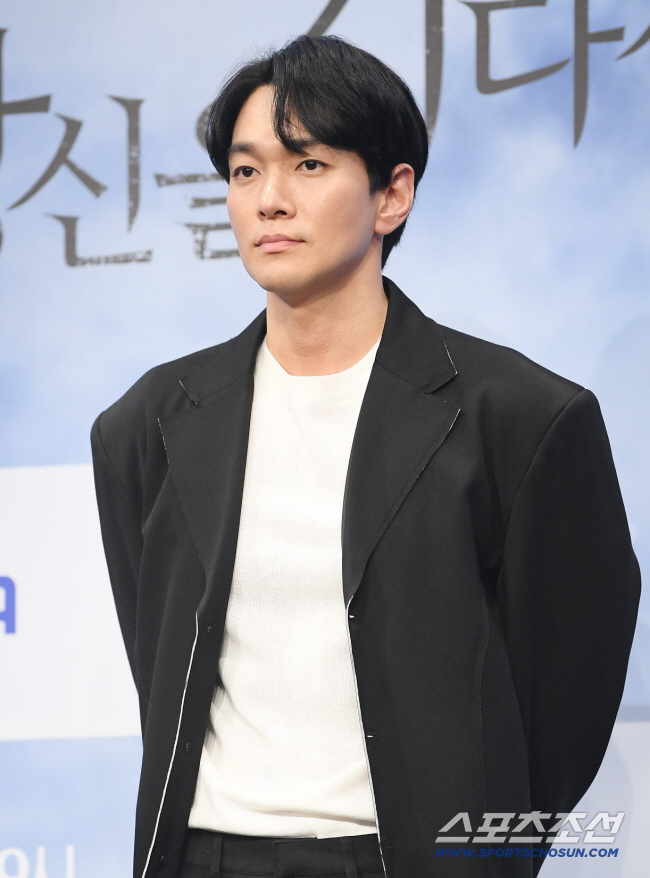 Lee Kyu-hyun confessed to breaking up with Yoojung for a year..I was qualified. (Pomanchu)