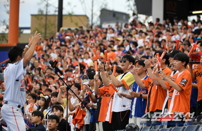  Hanwha Eagles' passion for cheering