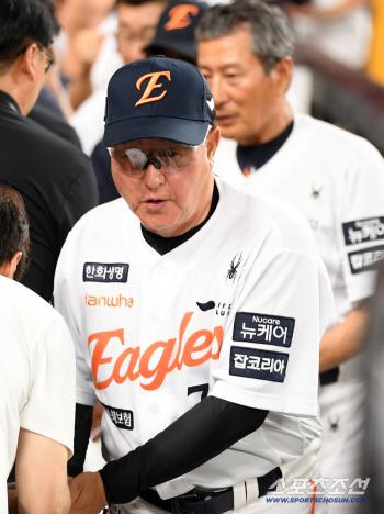  Hanwha manager Kim Kyung-moon ended the losing streak thanks to Ponce