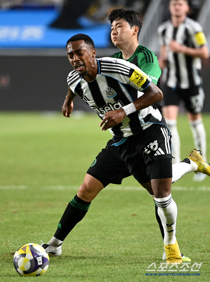  Joe Willock, Kim Dong Hyun Suffering from Spicy Defense!