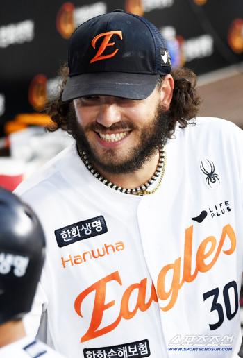  A smiling Ponce