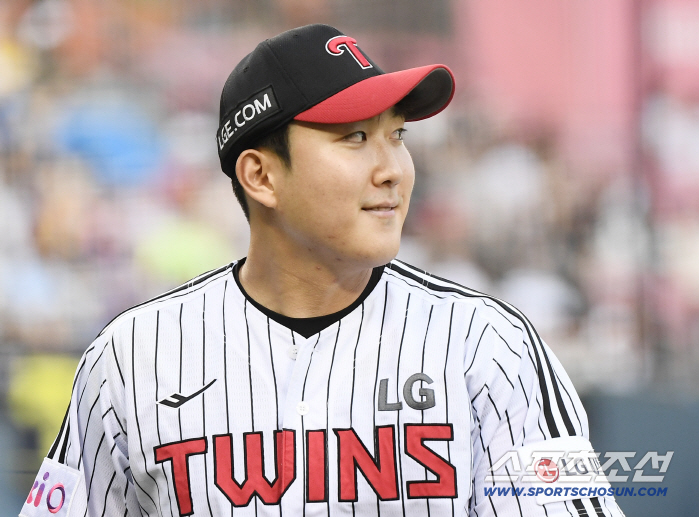  Smiling Son Joo Young