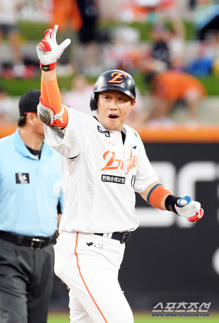  A timely hit by Ha Joo-seok's first pitch