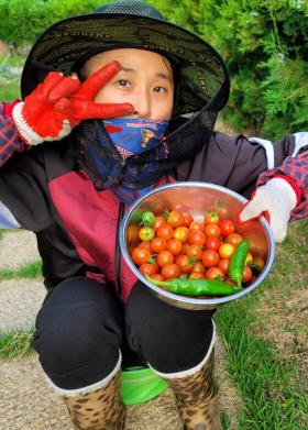  Maya of 'Azalea Flower' is farming watermelons after retiring from broadcasting...Leopard Boots  Workwear Update