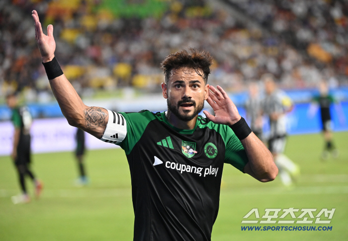 This is K-Football! Team K League Overcomes PL Big 5 Newcastle 1-0