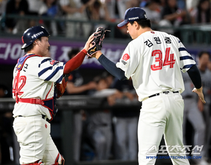 The warrior does not choose the battlefield. He also responded to the master's declaration of 'all-out' by finishing 160S. He stopped 1.1 innings in the eighth inning and became No. 1 in saves 