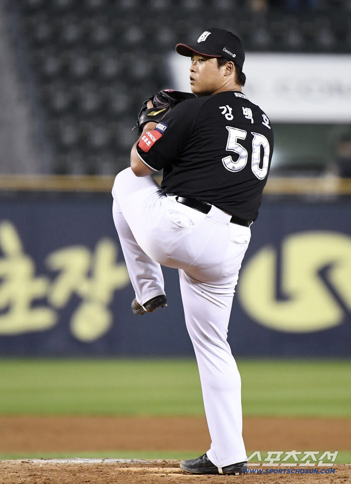 The 18-0 loss of 144km is also shocking, but Kang Baek-ho's pitching was even more shocking 