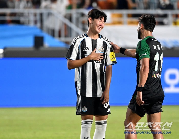 The best prospect! Cha Bum-geun, Park Ji-sung, Son Heung-min. Fans' expectations poured out after the game, which is like a Korean Mbappe