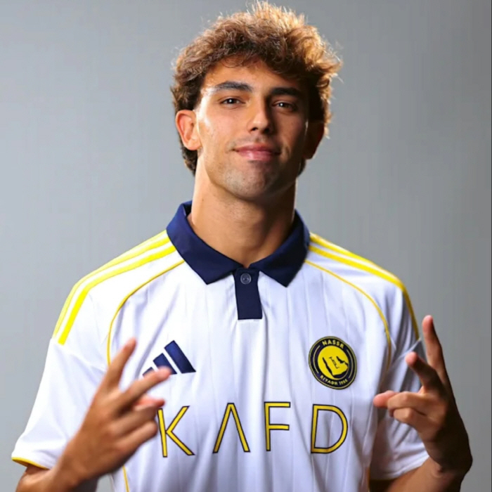 A bombshell! Talent without effort is uselessTen-Year Prospects Off to Saudi Arabia, Old Fellow's Torture Towards Him