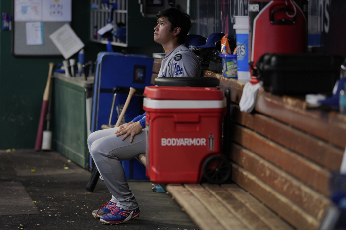 Dodgers, emergency! Ohtani Is Weird In his seventh appearance, he suddenly has six consecutive balls → emergency steel plate. Is it a sign of injury