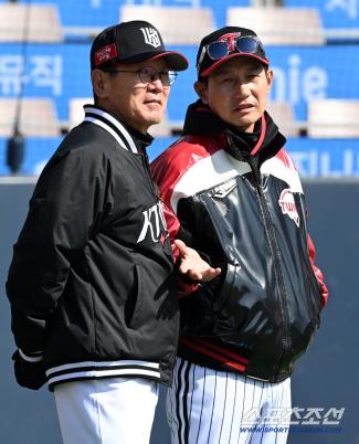 I'll give you a home run, Song Seung-ki, Yeom Kyung-yeop first hit, and throw until the eighth inning, so I'll win 1-0, Lee Kang-chul's counterattack hit 