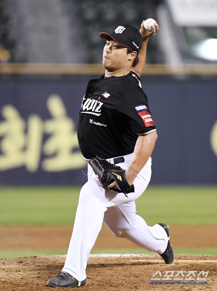 It was a strange feeling I was surprised because the ball was so good. What was the reaction of LG hitters against pitcher Kang Baek-ho? 