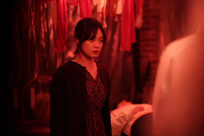 Jeon So-min has completely erased his entertainment image...Crazy 女 in a cult (Only God Knows Everything)