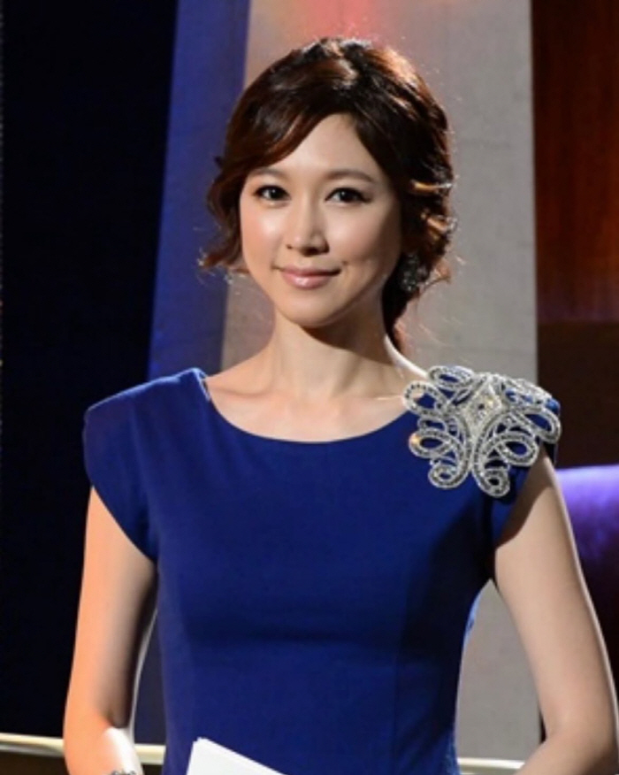 KBS announcer Lee Sun-young resigned after 20 years 'Leaving the stable fence' 