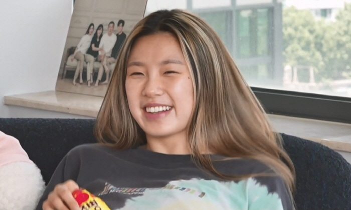 LEE JEONG, you can't recognize me since I'm removing my makeup..Living alone for 4 years. Real life (Na Hon-san)