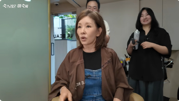 Lee Mi-sook, 65, opened her mouth to the rumor of a wig It's a wig on the back of my head