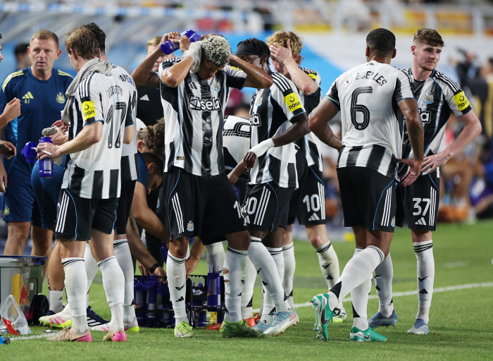 Newcastle and Manchester United are the first to visit KoreaWe're robbing all the targets