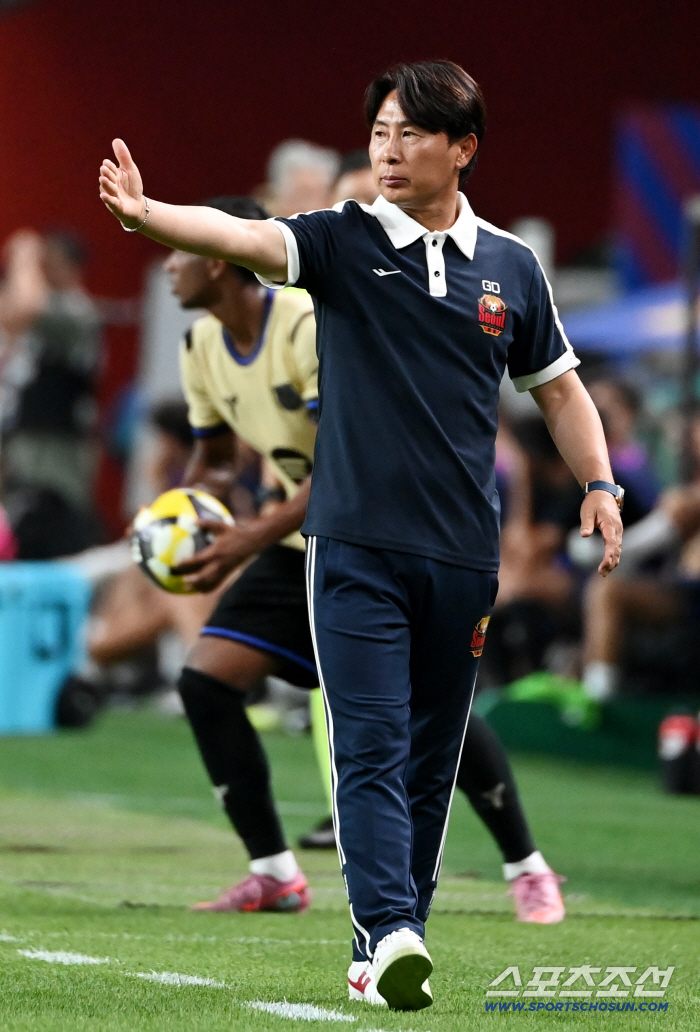  Kim Ki-dong's conviction remarks, a player who even scores...I think I'll use Messi (if I choose)