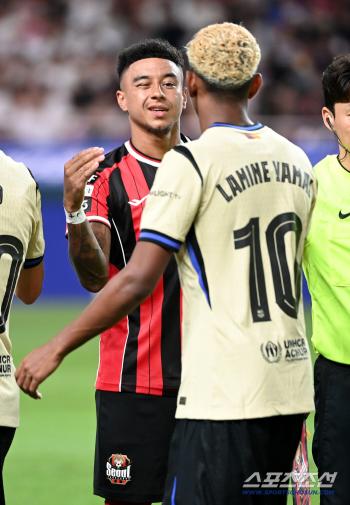  Warsaw vs Seoul Hot Heat...Six minutes late for the VIP event, Yamal kicks off with embarrassment toward Lingard