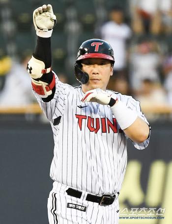  Kim Hyun-soo, the 3rd 1,500-run gold tower in history