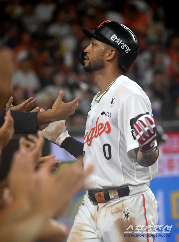  Liberato's home run shot