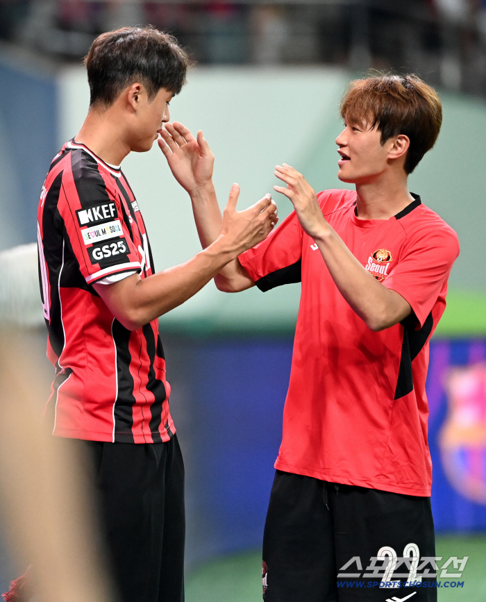  Say hello to Kim Joo Sung and Kim Jin Soo