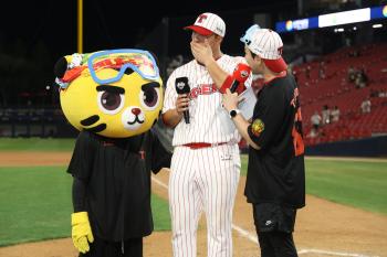 Why are you crying! At the scene where KIA escaped seven consecutive losses, Konkuk cried, so I also.. Ughhhhhhh → Yang Hyun-jong has never won 16 consecutive games!