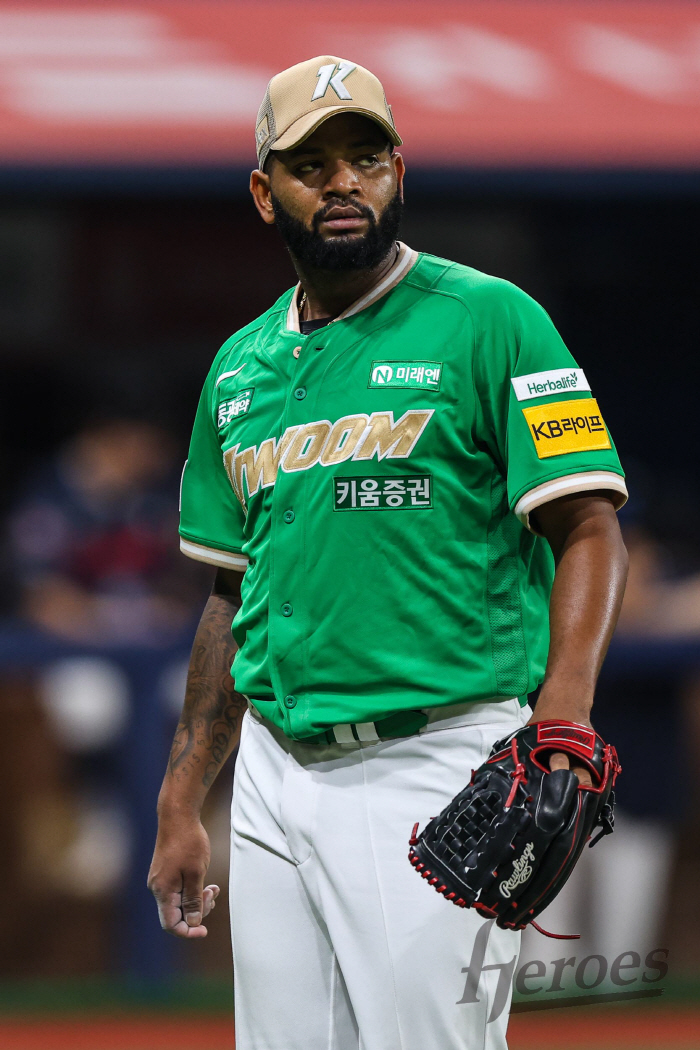 50 wins in total! The secret to winning nine games? Wife's Cheering. He's 33 years old…Alcantara's Pride Becomes a KBO Veteran 