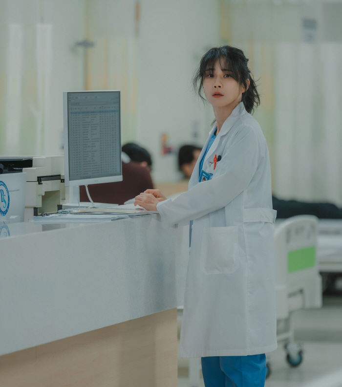 Lee Bo-young Returns to MBC in 13 Years with Powerful Role in ‘Mary Kills People’