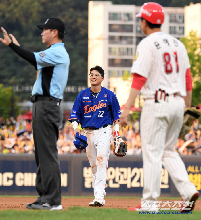 Come on, it's your first time fighting for first place, right? Hanwha being chased, checking accountability fatal.. You have to endure a different level of pressure from now on