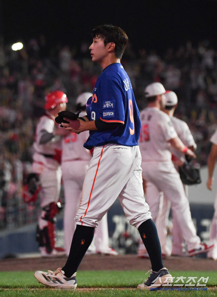 Come on, it's your first time fighting for first place, right? Hanwha being chased, checking accountability fatal.. You have to endure a different level of pressure from now on