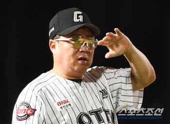 For the seventh year in a row, the KS master's short-term game was the real thing. Choi Joon-yong and Jung Cheol-won took the mound in a row by four points. The flow of NC has been cut off 