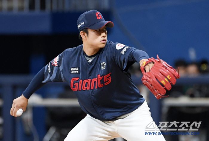 For the seventh year in a row, the KS master's short-term game was the real thing. Choi Joon-yong and Jung Cheol-won took the mound in a row by four points. The flow of NC has been cut off
