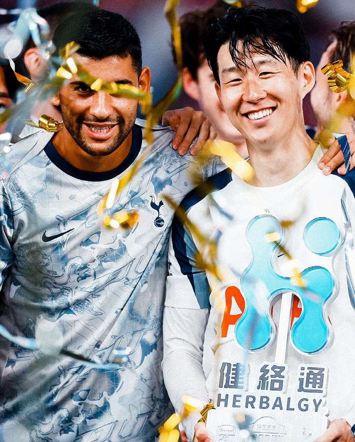 Is it a signal to renew the contract? Son Heung-min, who is likely to start in Korea, is expected to extend his one-year contract, will receive a trophy as a representative of the team!