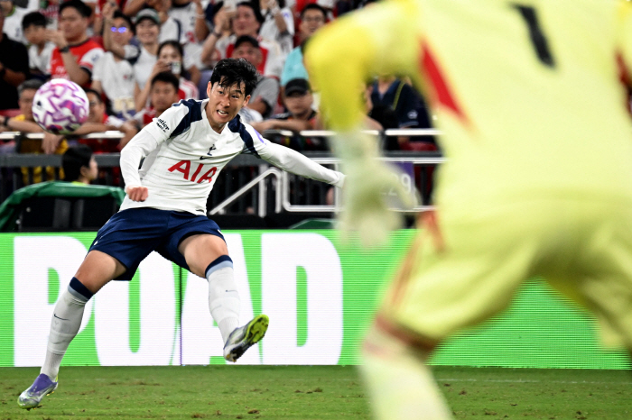 Is it a signal to renew the contract? Son Heung-min, who is likely to start in Korea, is expected to extend his one-year contract, will receive a trophy as a representative of the team!