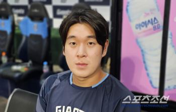 It's been a month since he hit a long shot. From 3B to a heating sign. Na Seung-yeop, who hit a two-run double amid the worry of the master, seems to be getting better little by little